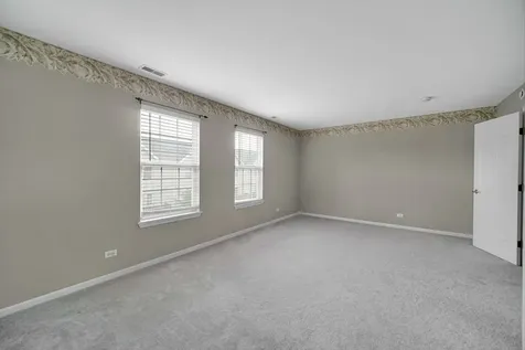 62 East Clare Court Palatine IL 60067