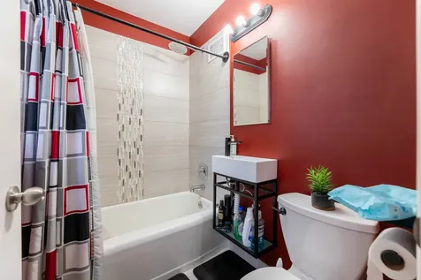 5921 South Sawyer Avenue Chicago IL 60629
