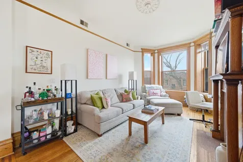 849 West Newport Avenue Chicago IL 60657