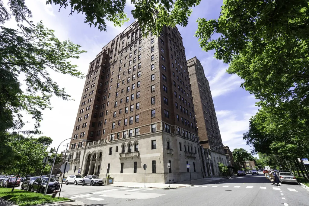 6700 South Crandon Avenue Chicago IL 60649
