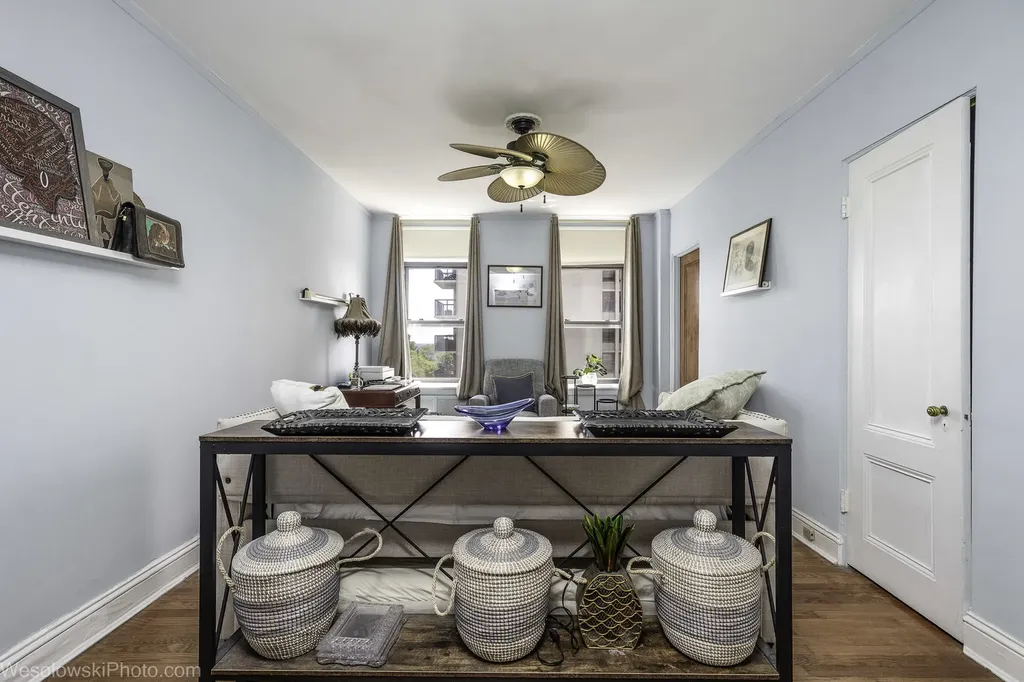 6700 South Crandon Avenue Chicago IL 60649