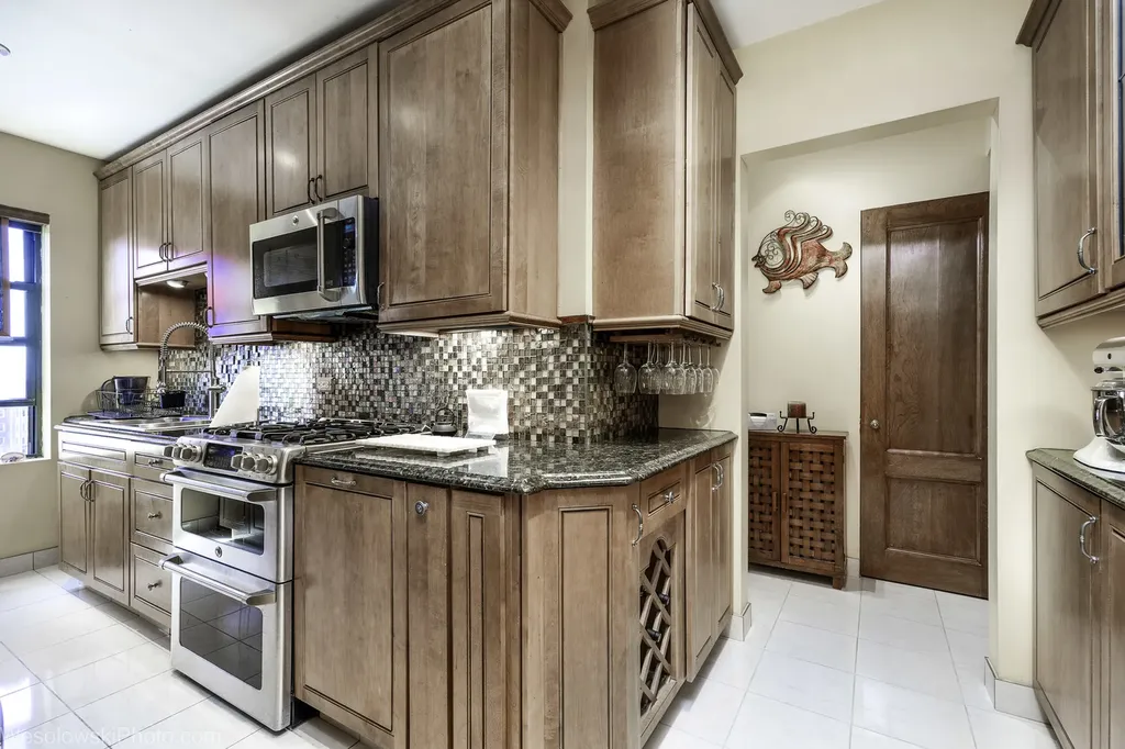 6700 South Crandon Avenue Chicago IL 60649