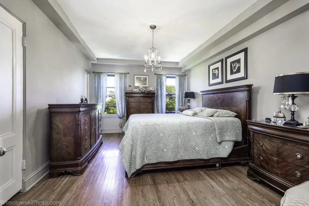 6700 South Crandon Avenue Chicago IL 60649