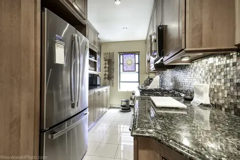 6700 South Crandon Avenue Chicago IL 60649