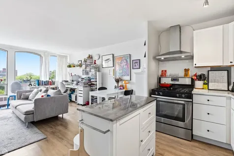 1450 East 55th Place Chicago IL 60637