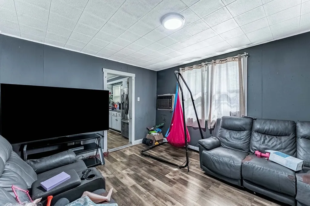 2703 South Hillock Avenue Chicago IL 60608