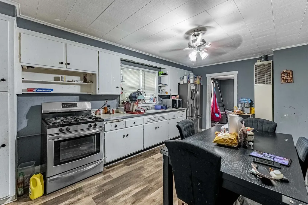 2703 South Hillock Avenue Chicago IL 60608