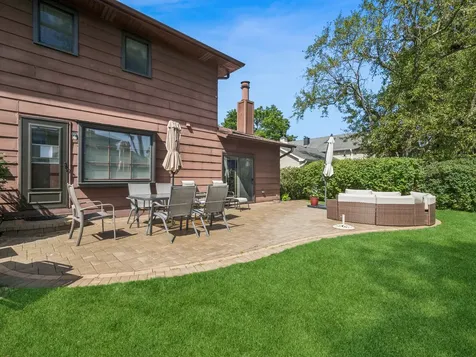 320 University Drive Buffalo Grove IL 60089