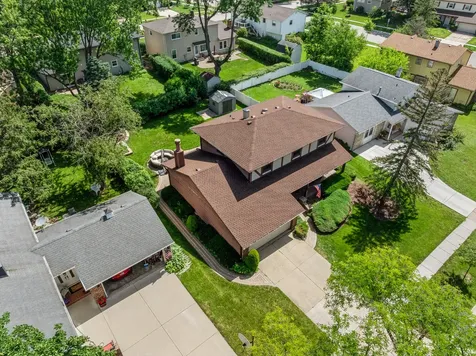 320 University Drive Buffalo Grove IL 60089