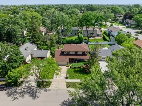 320 University Drive Buffalo Grove IL 60089