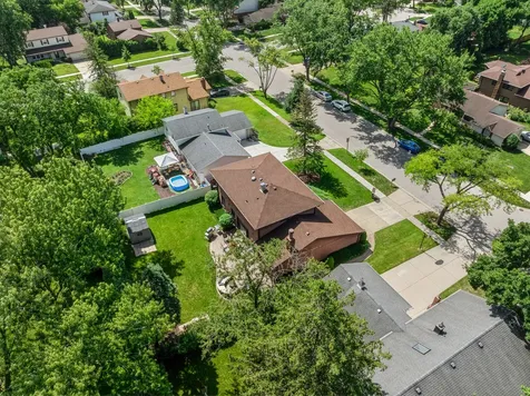 320 University Drive Buffalo Grove IL 60089