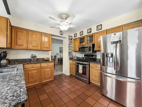 320 University Drive Buffalo Grove IL 60089
