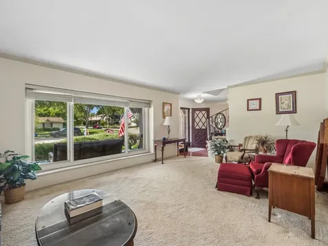 320 University Drive Buffalo Grove IL 60089