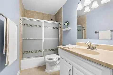 725 Wiltshire Court Crystal Lake IL 60014
