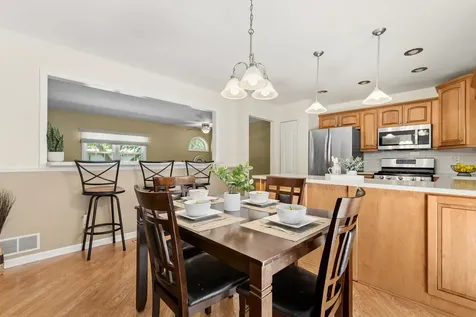 725 Wiltshire Court Crystal Lake IL 60014