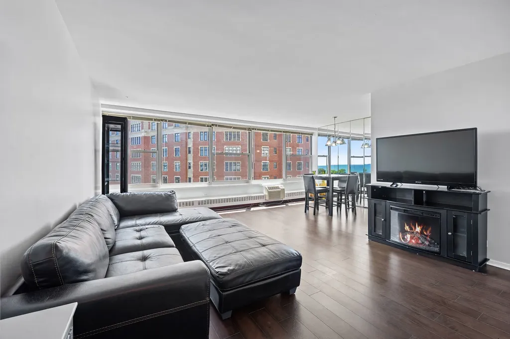 3900 North Lake Shore Drive Chicago IL 60613