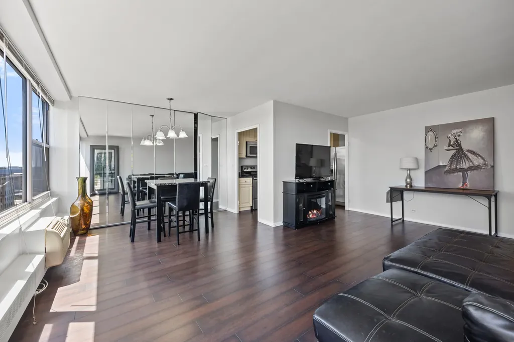 3900 North Lake Shore Drive Chicago IL 60613