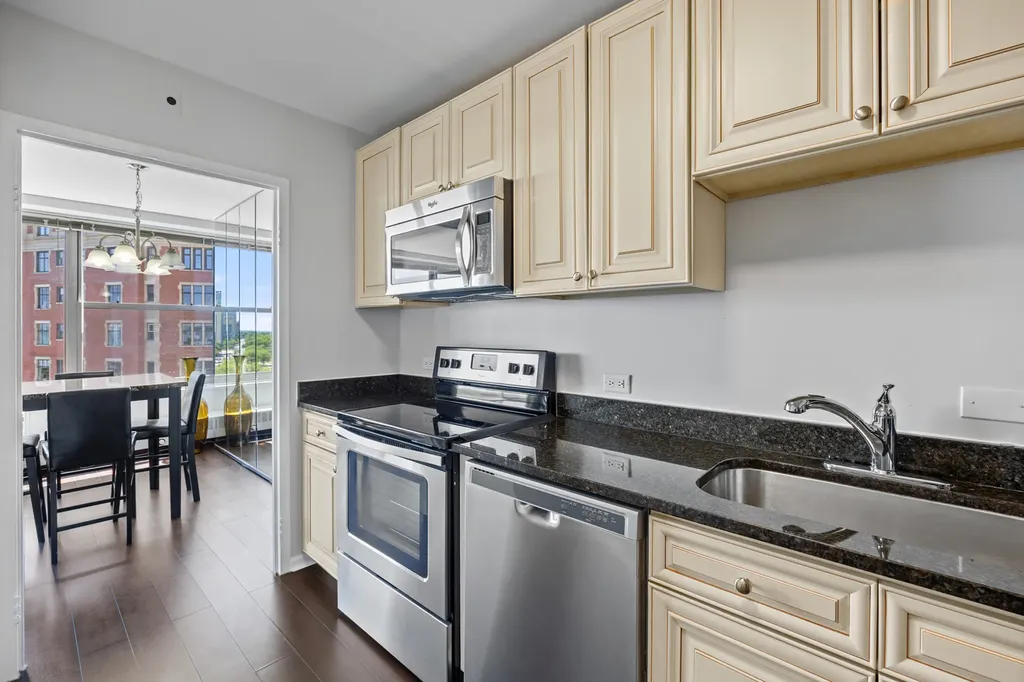 3900 North Lake Shore Drive Chicago IL 60613