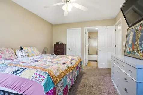 2014 Woodhavens Drive Bloomington IL 61701
