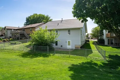 2014 Woodhavens Drive Bloomington IL 61701