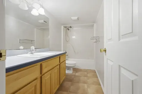 2014 Woodhavens Drive Bloomington IL 61701