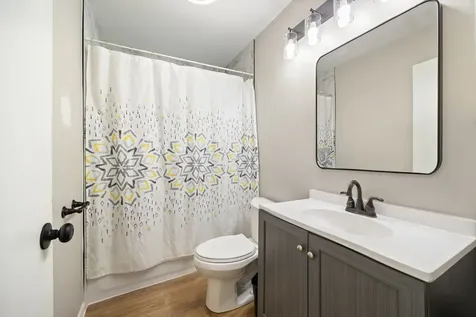3242 Roesner Drive Markham IL 60428