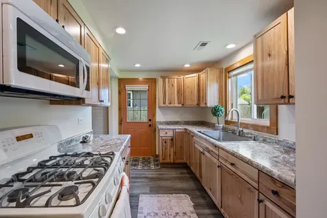42328 North Oak Street Antioch IL 60002