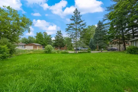 42328 North Oak Street Antioch IL 60002