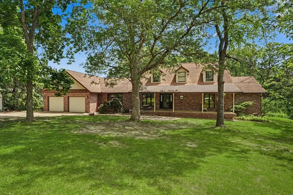 112 Dakota Drive Loda IL 60948