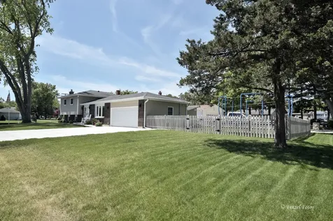 2901 Gregg Drive Mchenry IL 60050