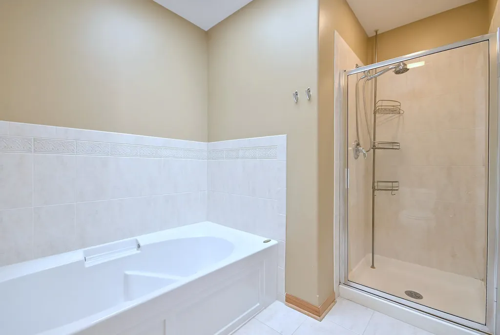 6069 River Bend Drive Lisle IL 60532