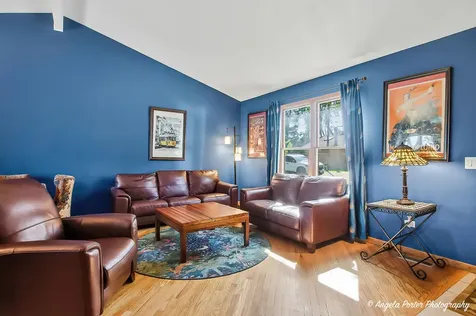 12 Sunshine Avenue Third Lake IL 60030
