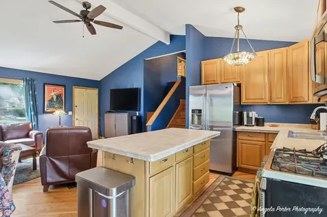 12 Sunshine Avenue Third Lake IL 60030