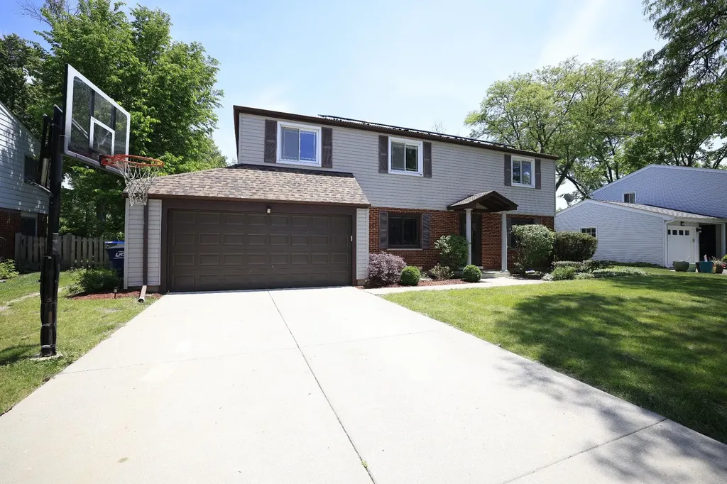 121 Pine Street Deerfield IL 60015