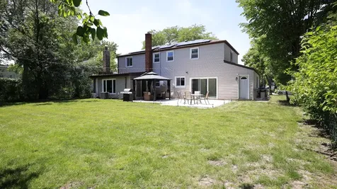 121 Pine Street Deerfield IL 60015