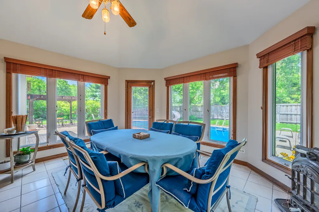 391 Dupahze Street Naperville IL 60565