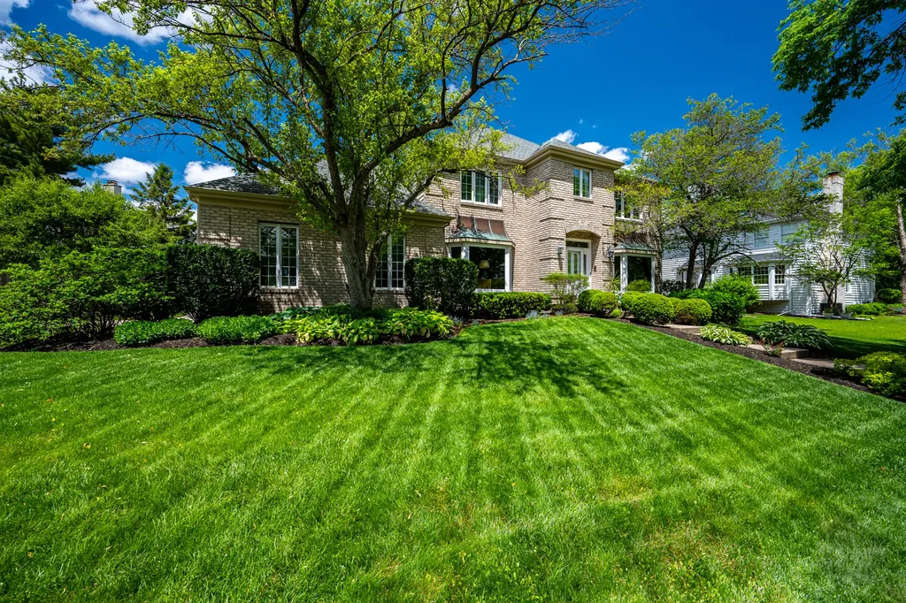 391 Dupahze Street Naperville IL 60565