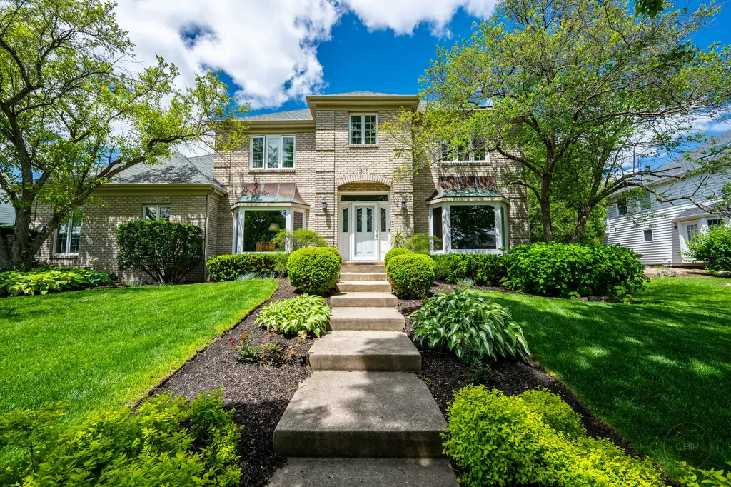 391 Dupahze Street Naperville IL 60565