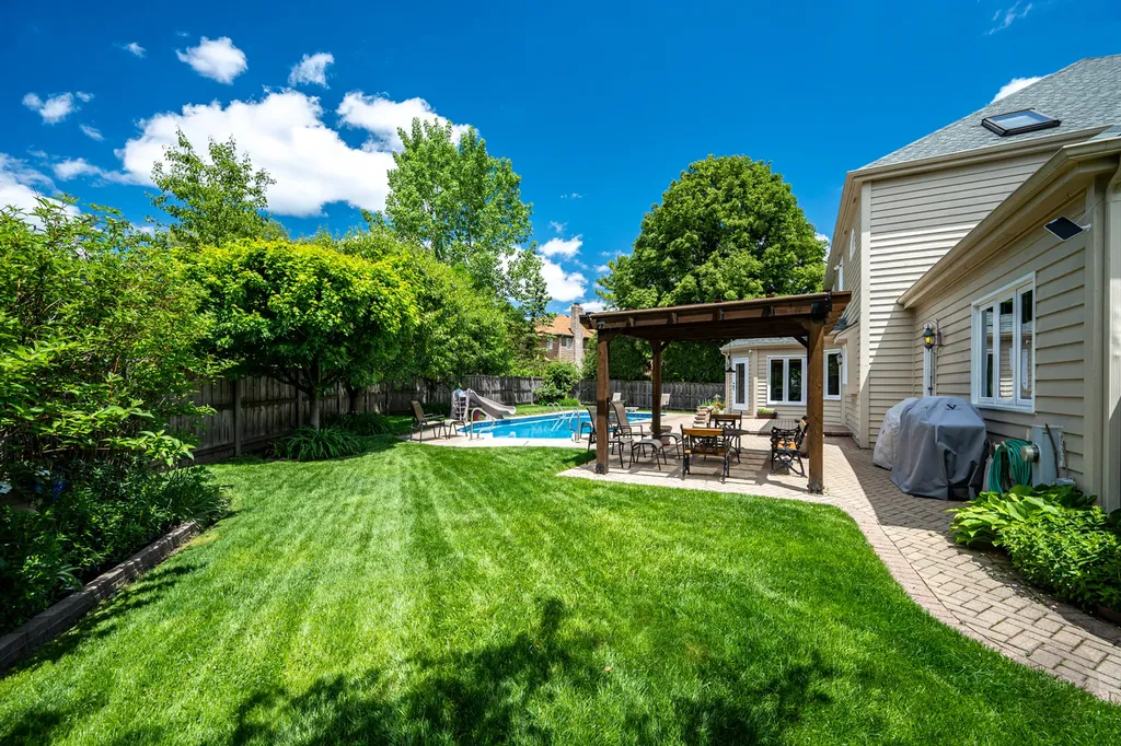 391 Dupahze Street Naperville IL 60565