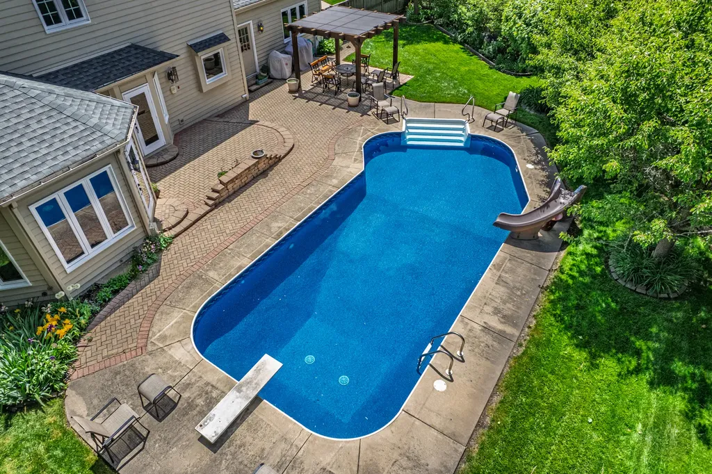 391 Dupahze Street Naperville IL 60565
