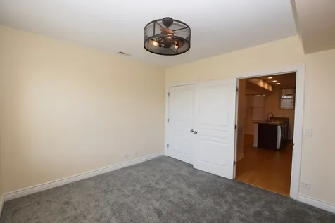 2840 West Glenlake Avenue Chicago IL 60659