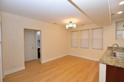 2840 West Glenlake Avenue Chicago IL 60659