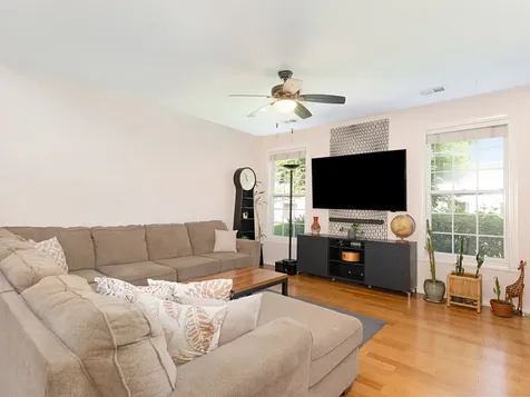 2751 Mcclennan Court Naperville IL 60563