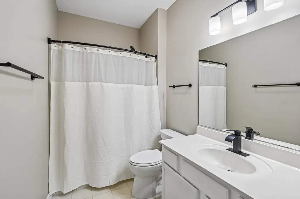 2992 Waters Edge Circle Aurora IL 60504