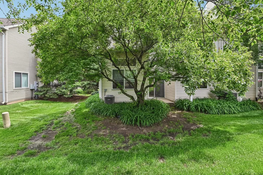 2992 Waters Edge Circle Aurora IL 60504