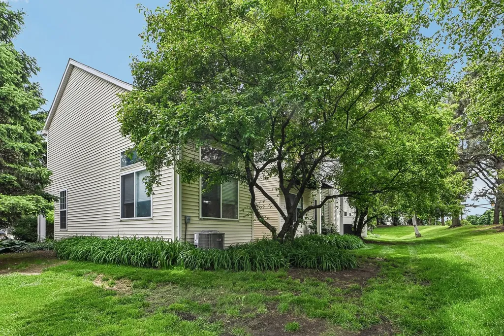 2992 Waters Edge Circle Aurora IL 60504
