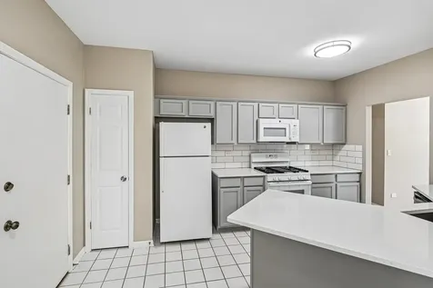 2992 Waters Edge Circle Aurora IL 60504