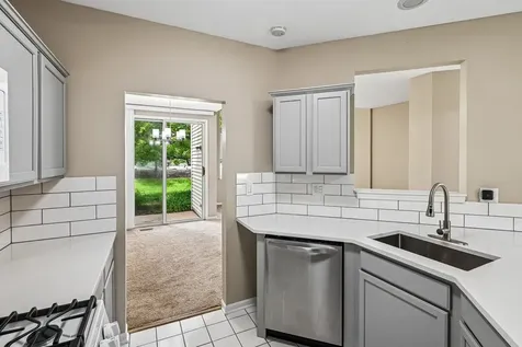 2992 Waters Edge Circle Aurora IL 60504