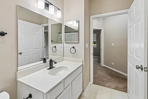 2992 Waters Edge Circle Aurora IL 60504