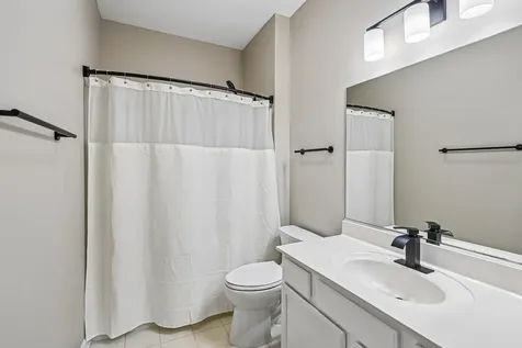2992 Waters Edge Circle Aurora IL 60504